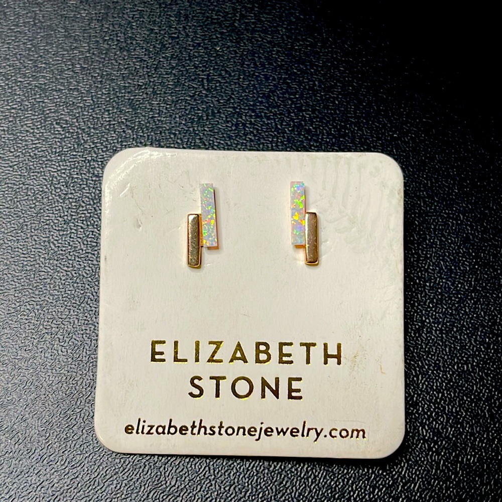 Elizabeth Stone Opal mod bar Earring